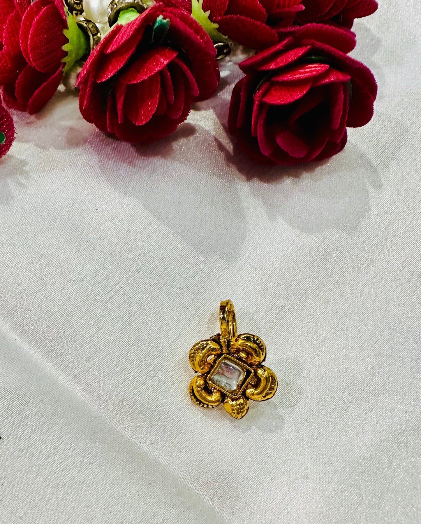 Nose pin