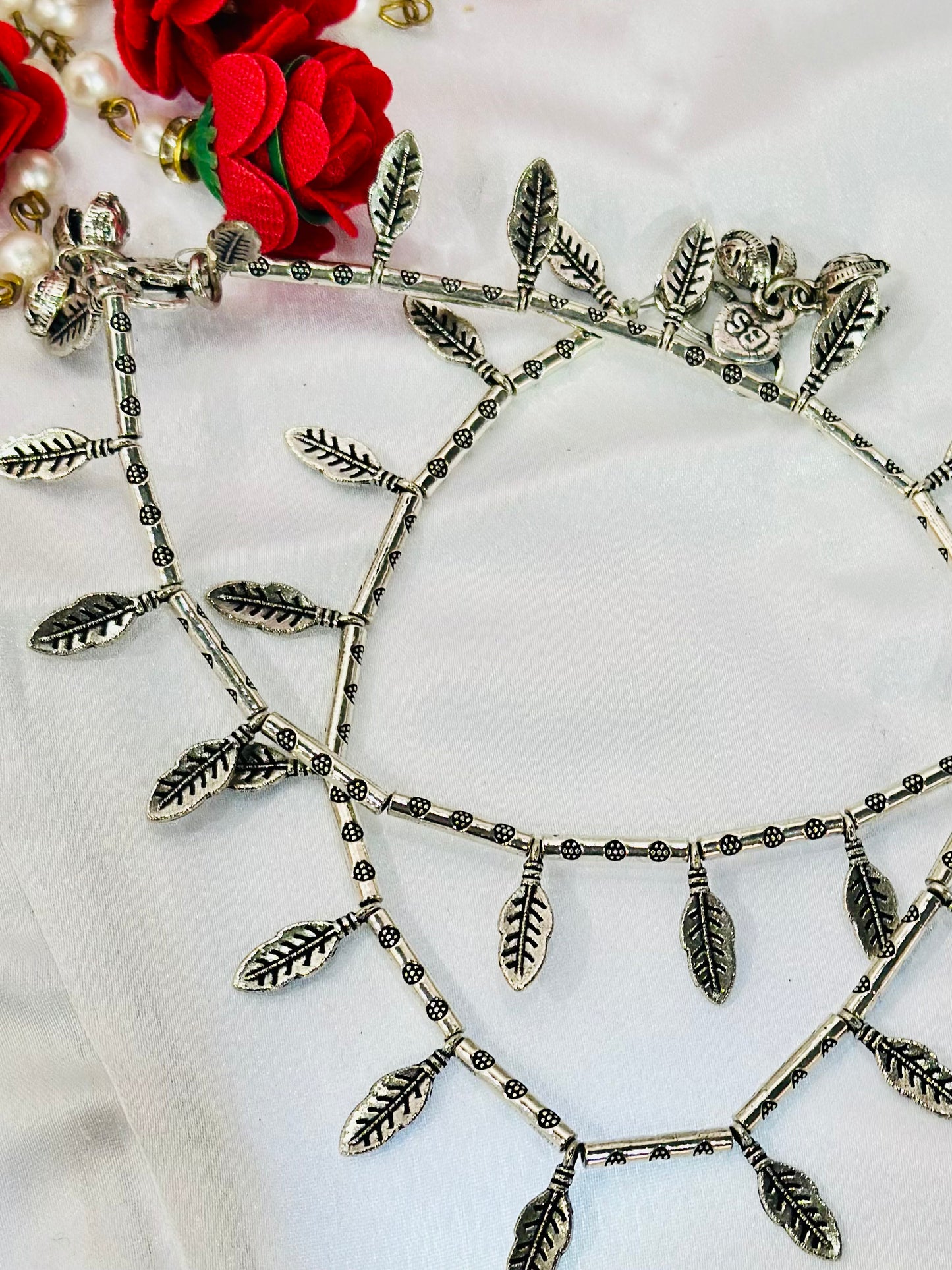 Oxidized Anklets with Leaf Figure