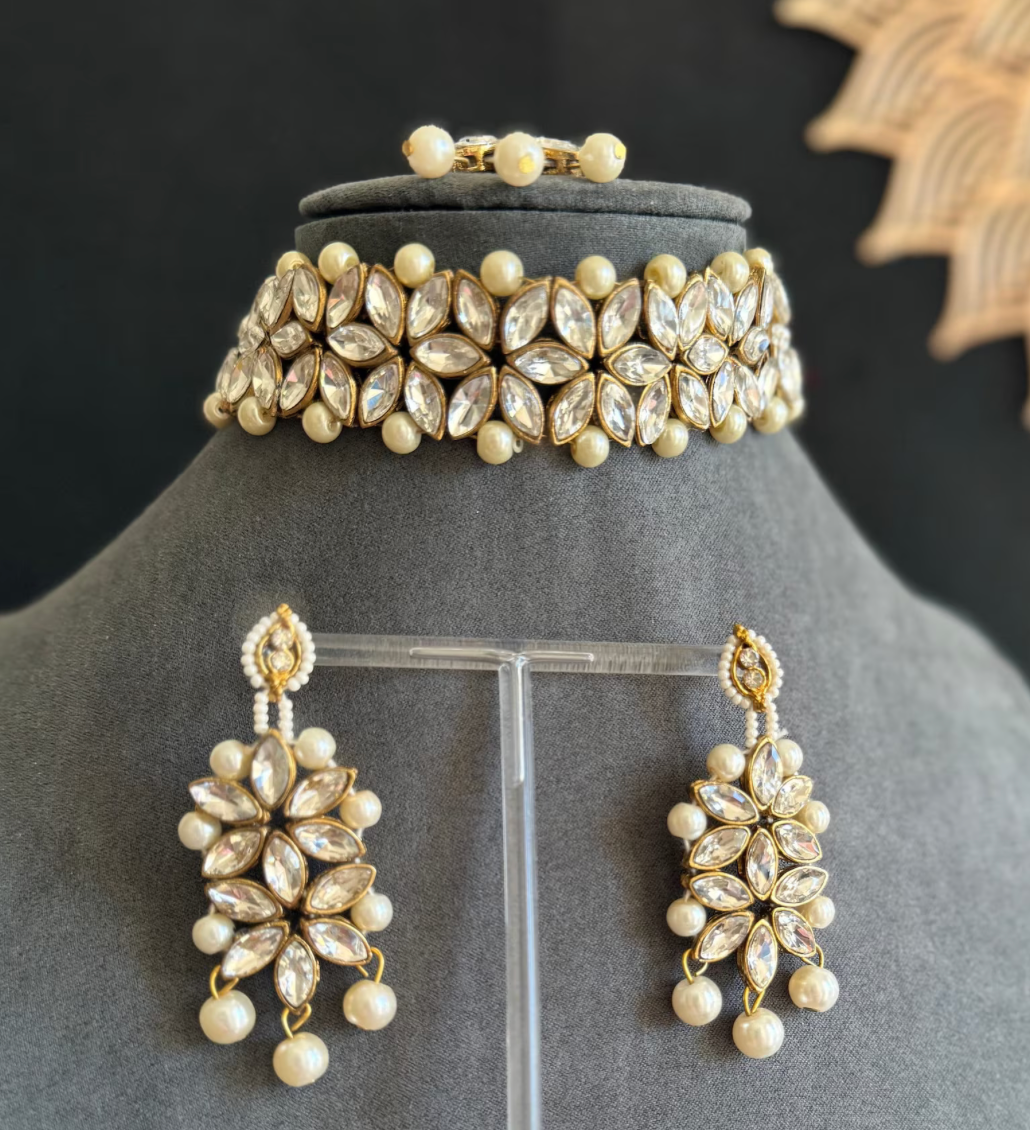 Jewelry Set, white Pearls Necklace with small choker Earrings, Indian Wedding Style (Copy)