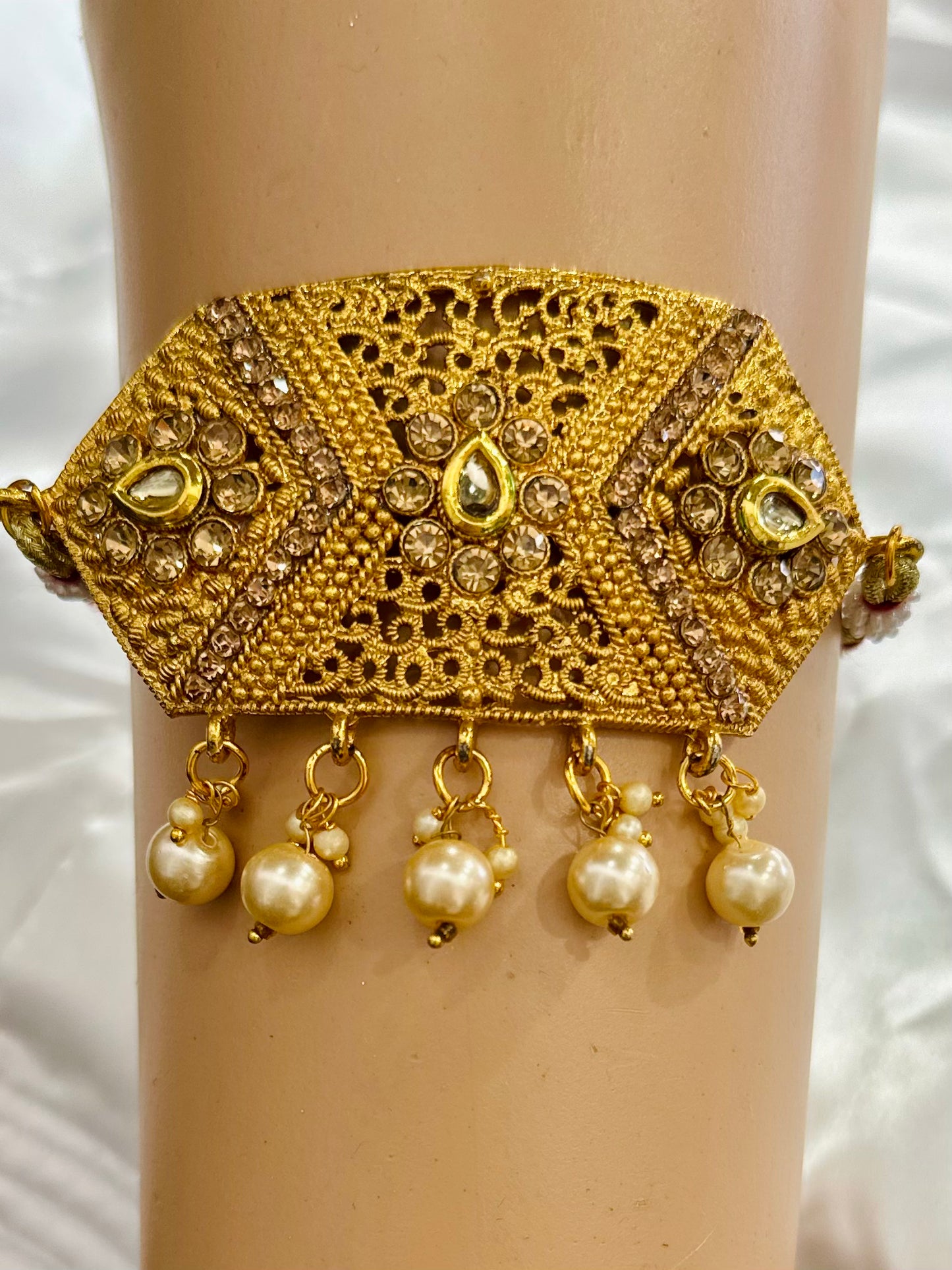 Traditional Gold-Plated Armlets for Women and Girls – Rajputi Bajuband with Beaded Loom, Adjustable Arm Jewelry, Rajwadi Armlets