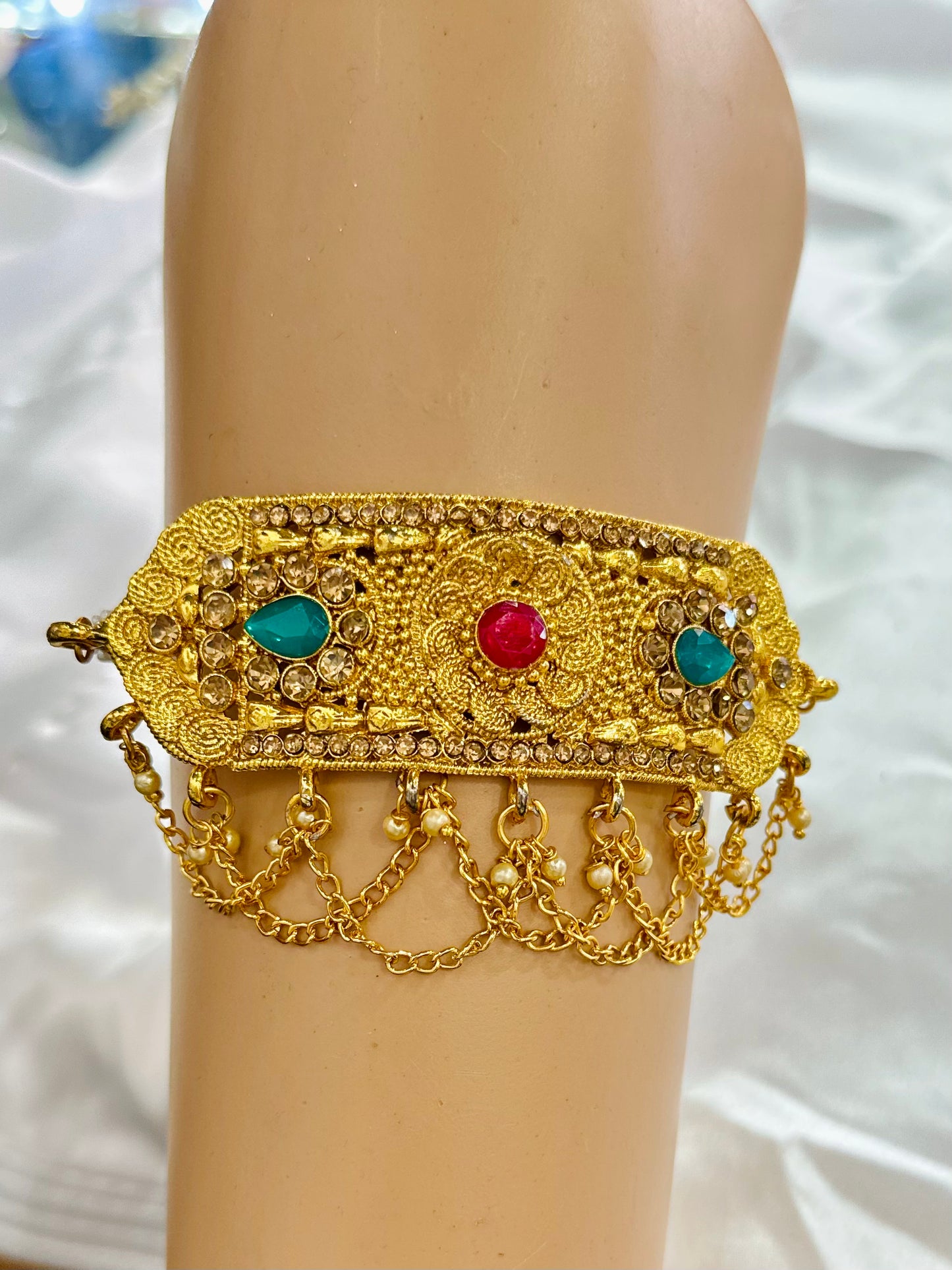 Traditional Gold-Plated Armlets for Women and Girls – Rajputi Bajuband with Beaded Loom, Adjustable Arm Jewelry, Rajwadi Armlets