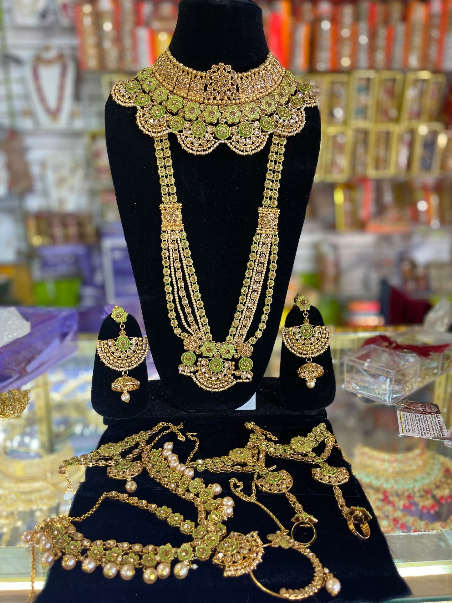 Heavy Stone Studded Kundan Bridal Jewelary Set