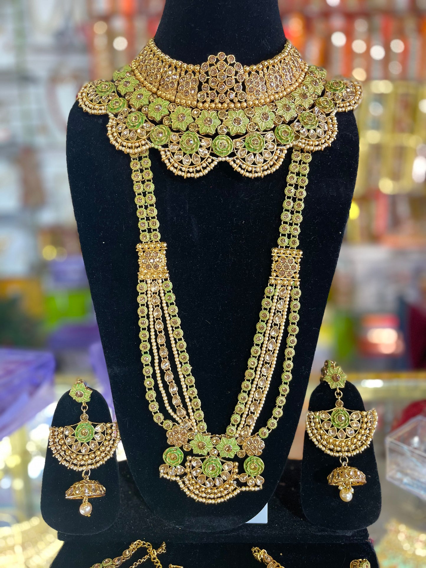 Heavy Stone Studded Kundan Bridal Jewelary Set