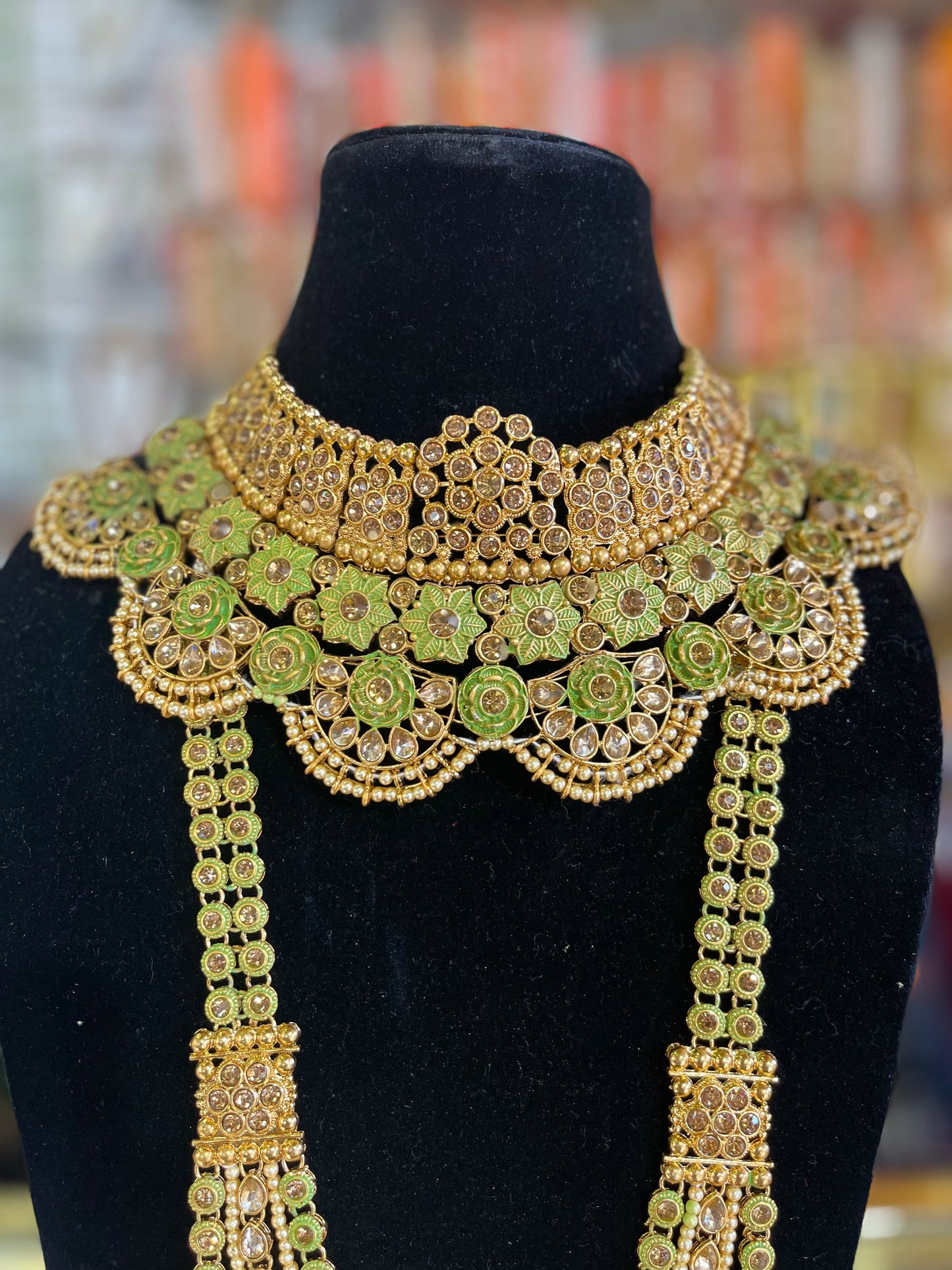 Heavy Stone Studded Kundan Bridal Jewelary Set