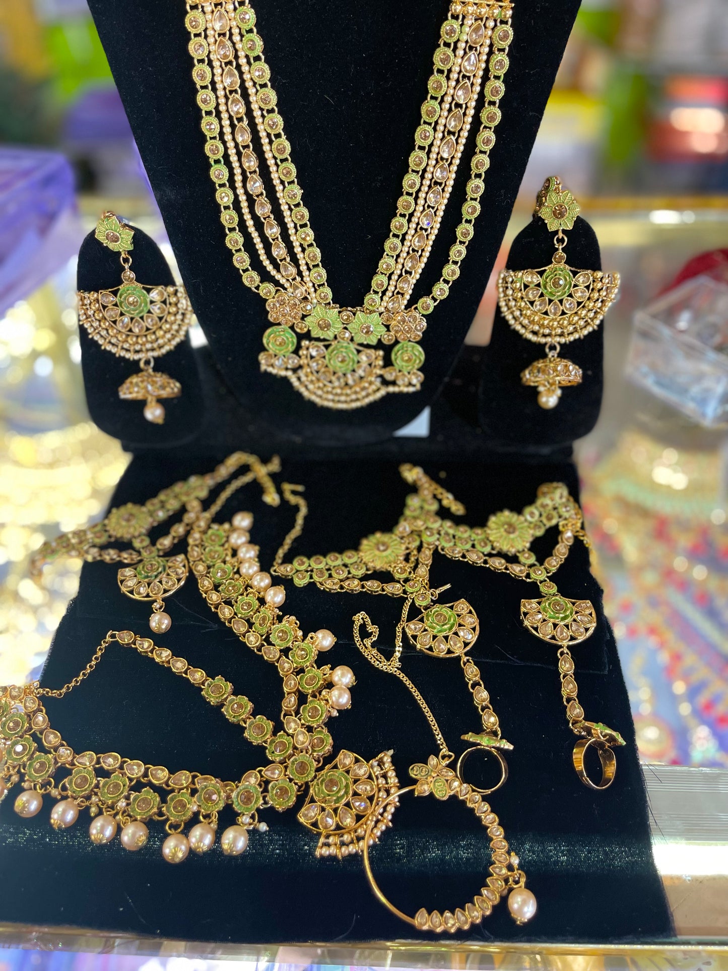 Heavy Stone Studded Kundan Bridal Jewelary Set